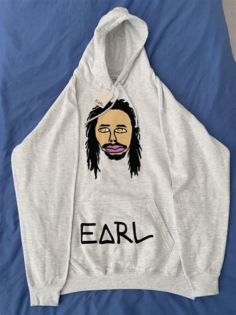 WTS EARL SWEATSHIRT DORIS 10 YEAR MERCH. BOTH SIZE XL : r/Golfwang