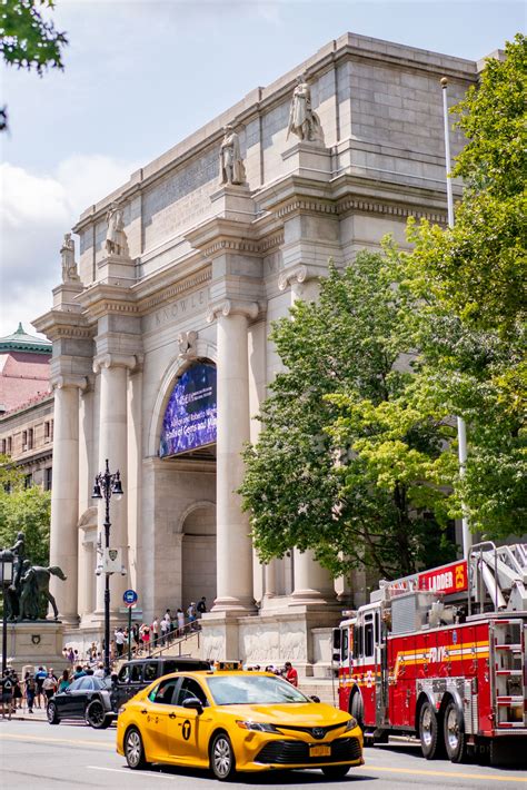 15 EXCITING Museums in New York City (& What to See at Each)