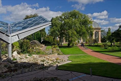 Edinburgh's Royal Botanic Gardens unveil Alpine glasshouse : November ...