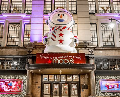 Believe in the Wonder of Macy's Santa Girl Holiday Window Display of ...