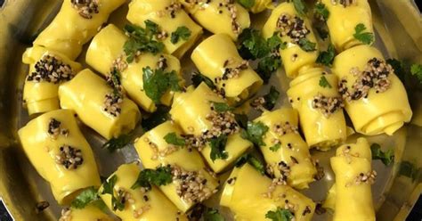 Gujarati khandvi Recipe by pooja Jha - Cookpad