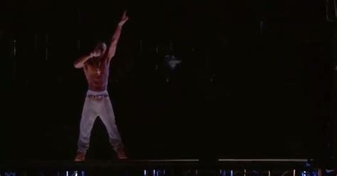 Tupac's Coachella 'performance' is equal parts amazing, tacky, and ...