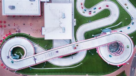 Niagara Falls Has A Massive 'Mario-Kart Inspired' Racetrack & It's Reopening So Soon - Narcity