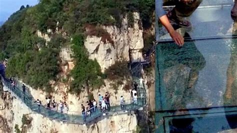 Foto Heboh Jembatan Kaca Retak di Lokasi Wisata China