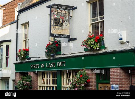 First in Last Out Pub, High Street, Hastings Old Town, East Sussex ...