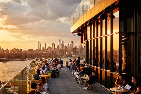 Best Rooftop Bars in Williamsburg