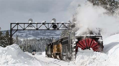 Rotary Snow Plow Returns to Donner Pass - YouTube