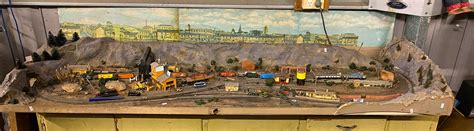 Lot - A Model N-gauge Train Set Panorama with Trains & Tucks