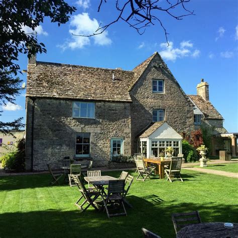 Sam on Instagram: “The Old Lodge pub Minchinhampton Common..blue skies and a good brunch in the ...