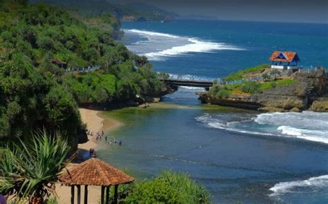 Pantai Mesra: Keindahan Alam yang Tak Terlupakan