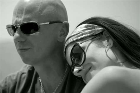 Kenny Chesney Pleads for More in New ‘Come Over’ Video