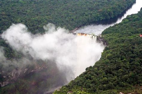 Kaieteur Falls - 251 m tall waterfall in the rainforest | Wondermondo