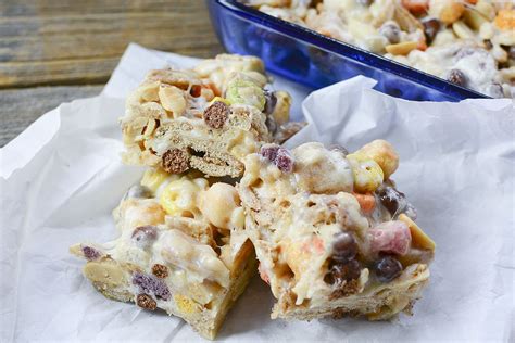 Marshmallow Cereal Bars | The Salty Pot