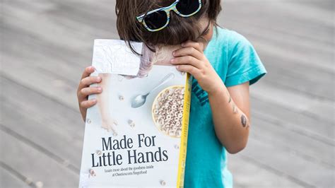 Total solar eclipse viewer using cereal box: How to build your own ...