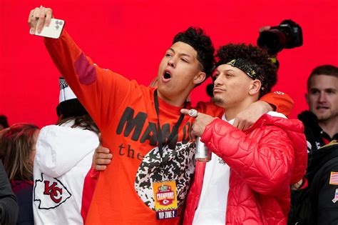 Patrick Mahomes: A Family of Support