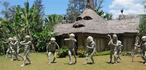 Papua New Guinea Travel Adventures: The Asaro Mud Men Tribe