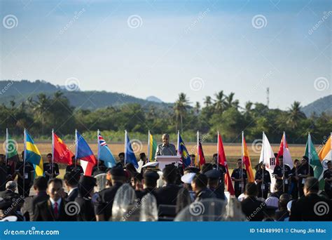 Prime Minister Tun Mahathir Delivers Opening Speech Editorial Photo - Image of east, leader ...