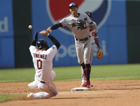 Can Carlos Correa Save the Twins Infield Too? - Twins - Twins Daily