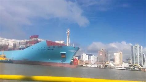 Maersk Lamanai arriving at Itajai Port in Brazil - YouTube