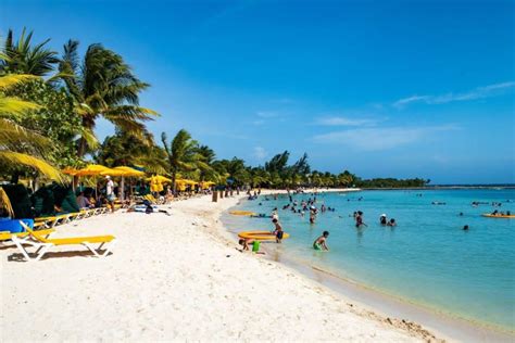 8 Best Beaches in HONDURAS to Visit in 2023