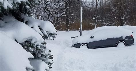 Christmas storm buries Erie, Pennsylvania, with record snowfall - CBS News