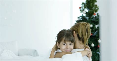 10 Encouraging Tips for the Single Mom at Christmas - Christian Single Parenting