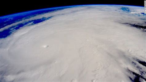 What types of hurricanes are there and what do categories 1, 2, 3, 4 ...