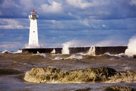 Sodus Outer Lighthouse, Sodus Point Photograph by Richard Cummins