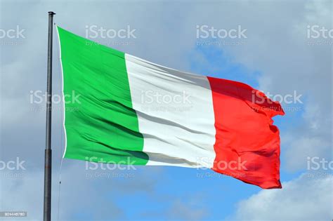 Italian National Flag Stock Photo - Download Image Now - Europe, European Union, Famous Place ...