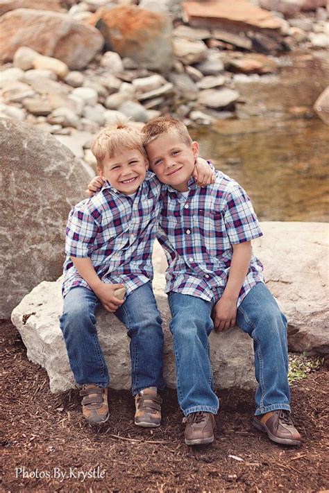 Pin by Krystle Haas on .My.Photography. | Sibling photography poses, Sibling photography ...