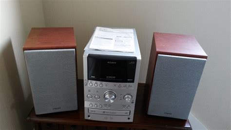 Sony micro hi-fi system. Multi-CD/MP3 disc, DAB radio, cassette player ...