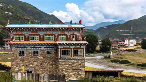 Features of Tibetan Architecture: 5 Special Places to See when visiting a Tibetan Building