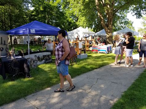 MacNider Outdoor Art Market | Charles H. MacNider Art Museum