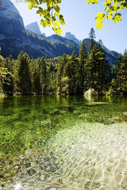 The idyllic Gosau Lake in Salzkammergut, Austria – Zoey Roberts