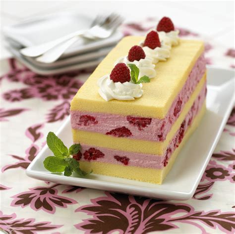 Raspberry Cream Cake | CalphalonUSAStore