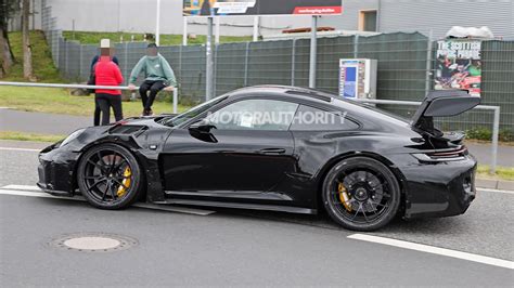 2023 Porsche 911 GT3 RS spy shots and video: New track star takes to ...