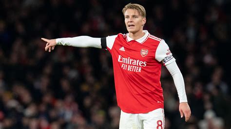 Arsenal: Ring 999, Odegaard's nutmeg was the perfect NYE mugging