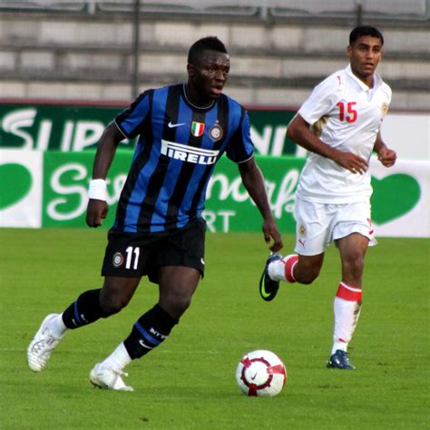 VIDEO: Watch Ghana Footballer Sulley Muntari Giving Money Out In Brazil « egosentrik