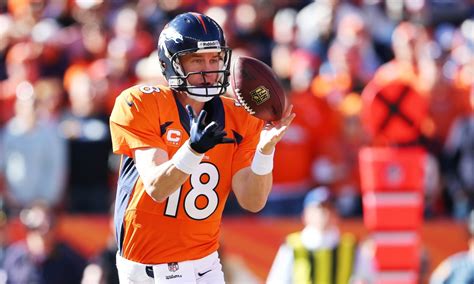 Peyton Manning almost fumbled his first ‘Omaha’ snap | For The Win