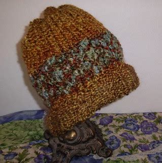 Loom-knit hat | Fair Isle loom-knit hat with blended yarns | Cynthia M. Parkhill | Flickr