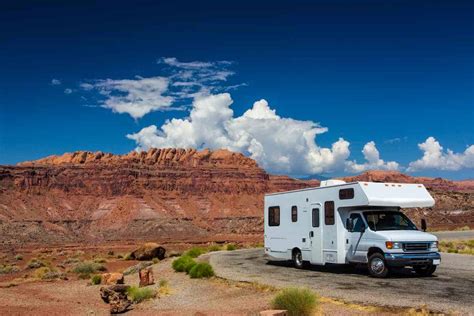 Lek caravan- of camperdak repareren? Hoe dan? - Kampeermeneer