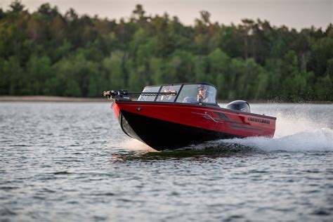 The Best Fish-and-Ski Boats: 5 Top Picks For 2023 - YachtWorld