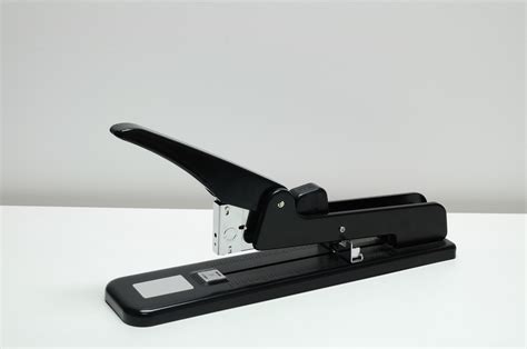 Best Heavy-Duty Staplers for Artists