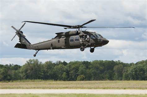 Fil:A U.S. Army UH-60M Black Hawk helicopter assigned to the 3rd Battalion, 238th Aviation ...