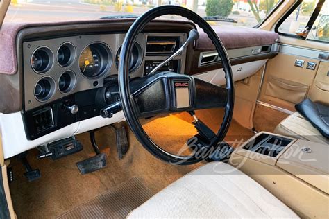 1987 GMC SUBURBAN - Interior - 257070