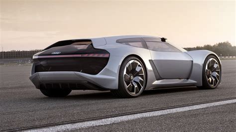 Audi R8 e-tron 2022: motori, prestazioni e anticipazioni