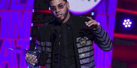 Anuel AA abusó en los Latin American Music Awards... ¡Sufran, haters! (FOTOS)