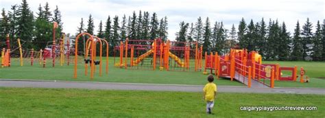 Avondale Park Playground, Grande Prairie, AB - calgaryplaygroundreview.com