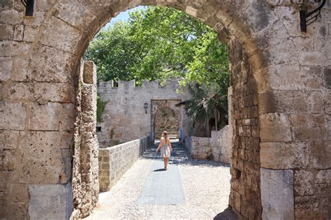 8 Best Things to Do in Rhodes Old Town On Your First Visit