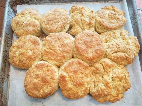 At Mimi's Table: Buttery Buttermilk Biscuits and Creamy Sausage Gravy